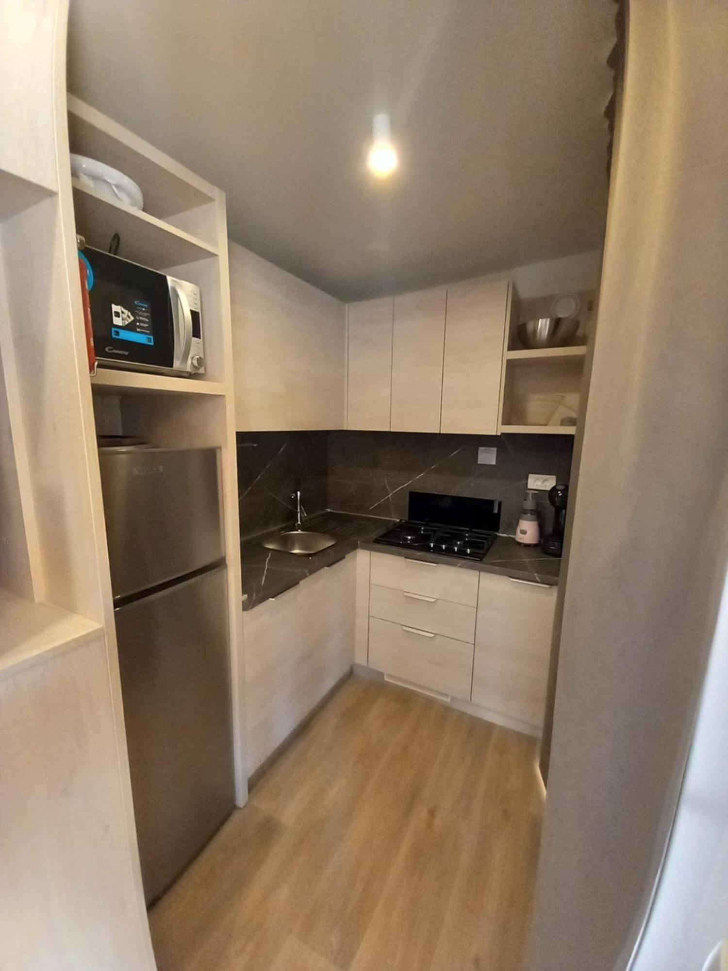 Mobile Home Anamari Biograd Na Moru Bilik gambar